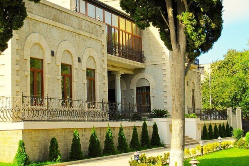 Villa_Petrolea_baku_tour_oil_boom