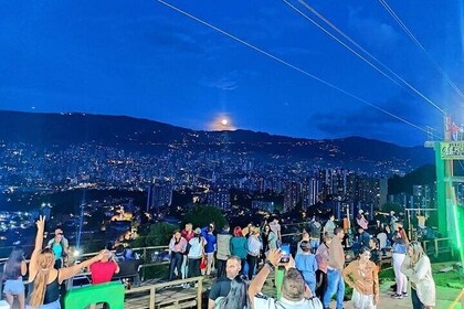 A night at the Sky Viewpoint with Activities
