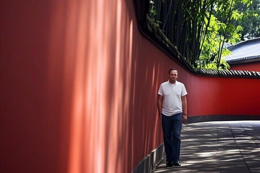 Chengdu City Walking Tour with Food and Culture Stops