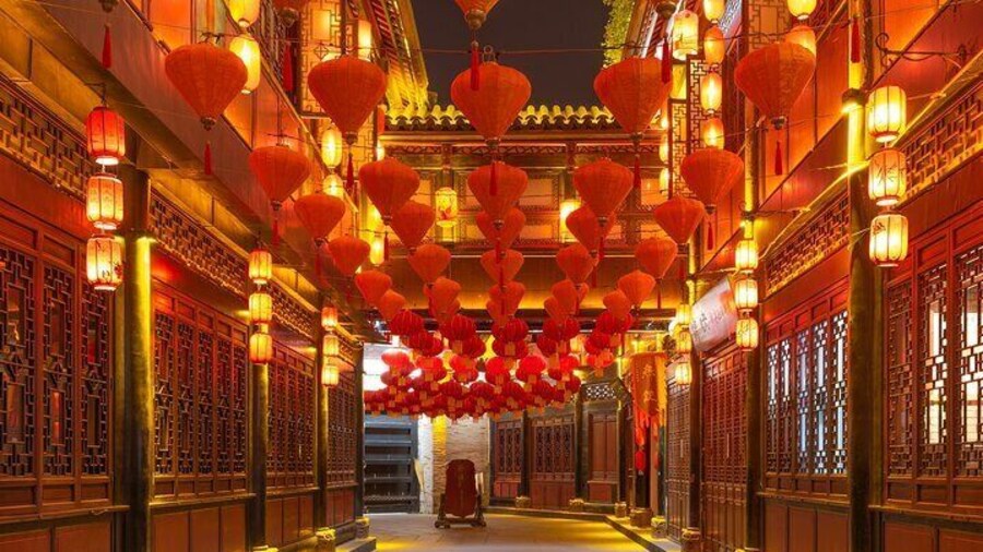 Chengdu City Walking Tour with Food and Culture Stops