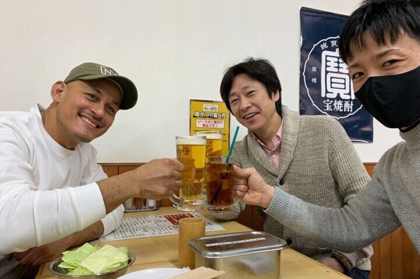 Osaka Amagasaki Food and Drink Tour with Local Guide