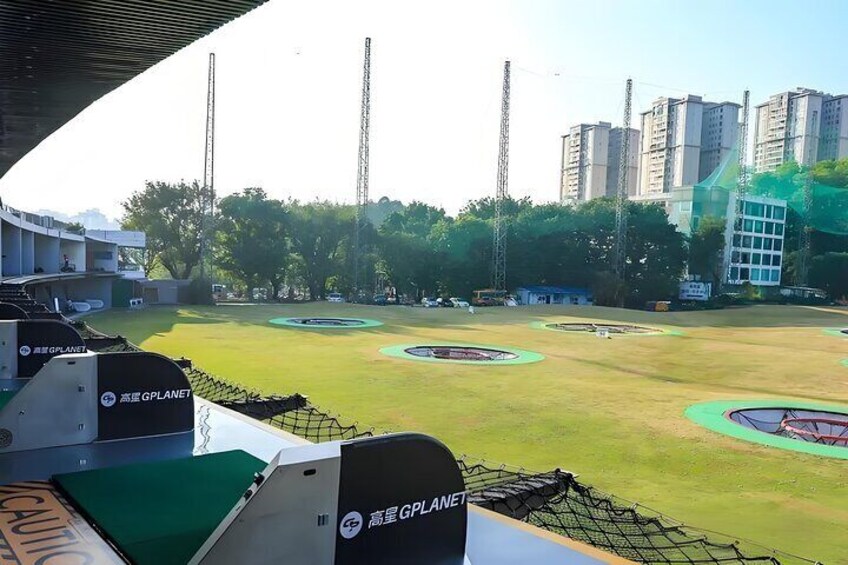 2-Hour Golf Private Practice Room Experience (Mid-sized Room)