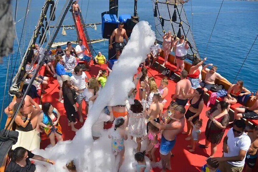 All Inclusive Alanya Pirate Boat Tour with Lunch and Drinks
