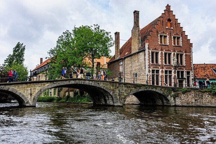 Bruges Highlights and Hidden Gems Small-group Day Trip from Paris by Minivan