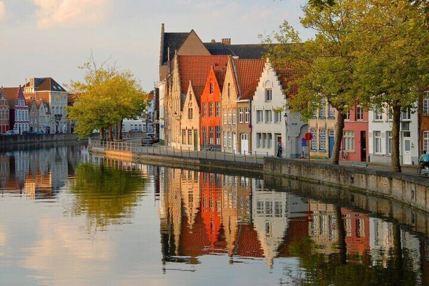 Bruges Highlights and Hidden Gems Small-group Day Trip from Paris by Minivan