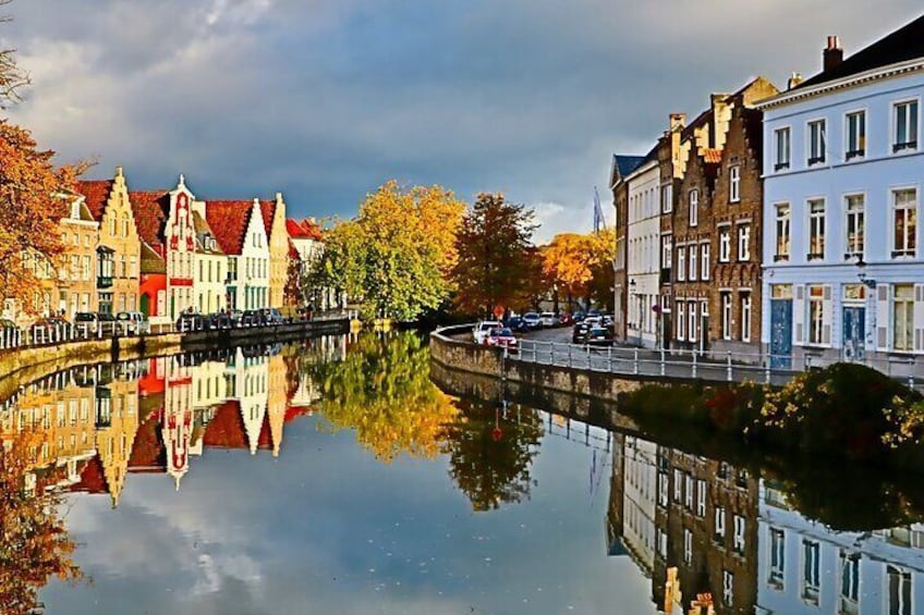 Bruges Highlights and Hidden Gems Small-group Day Trip from Paris by Minivan