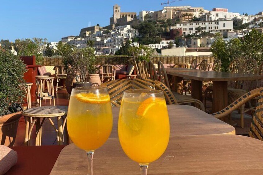 Ibiza: Evening Walking Tour in Dalt Vila with a Glass of Sangria