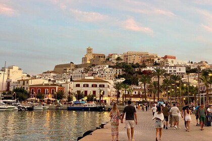 Ibiza: Evening Walking Tour in Dalt Vila with a Glass of Sangria