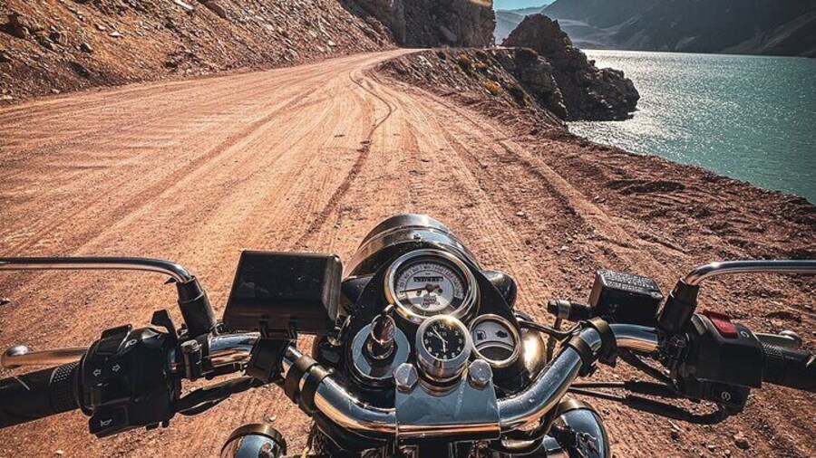 One Day Vintage Motorbike Trip into Cajón del Maipo