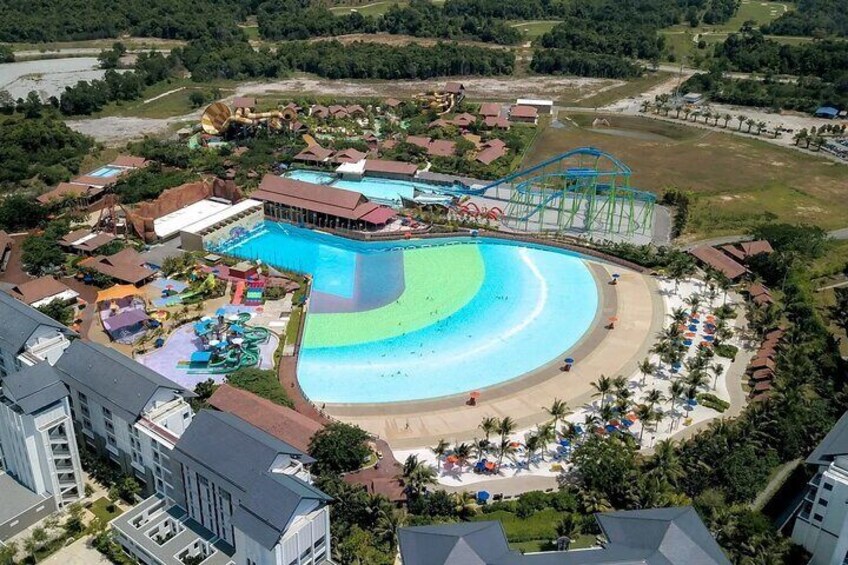 Have a splashing great time with your family or friends during your visit to Desaru Coast Adventure Waterpark!
