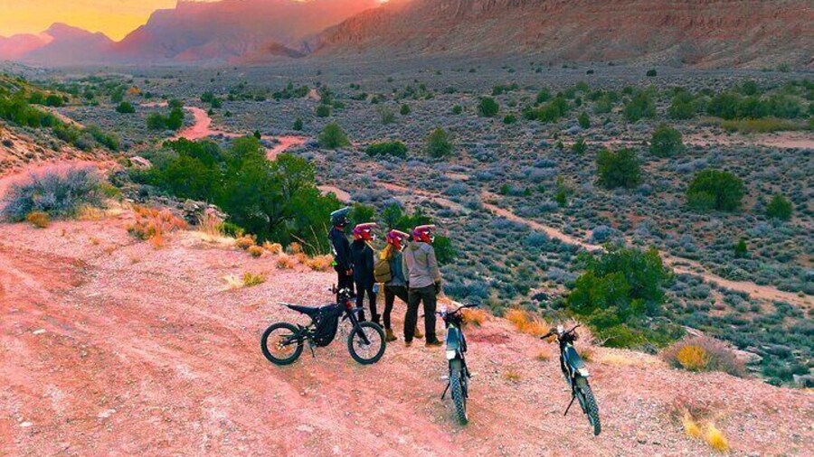 Greater Zion: Chase the Sunset on E-Dirt Bike Tour Yant Flats
