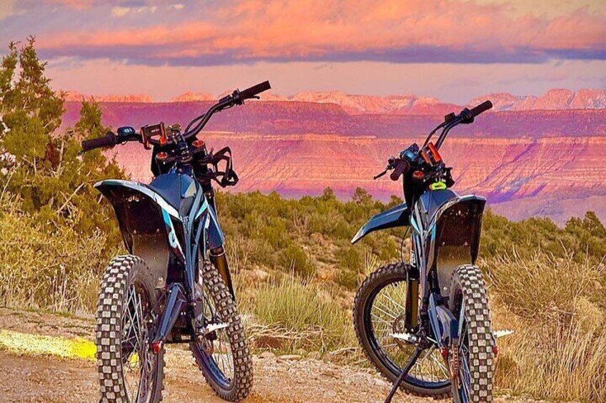 Greater Zion: Chase the Sunset on E-Dirt Bike Tour Yant Flats 
