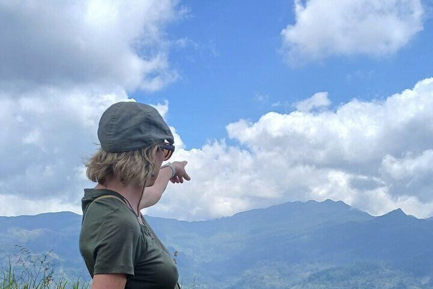 Knuckles Peak and Jodu Ella Waterfall Tour by Hiking