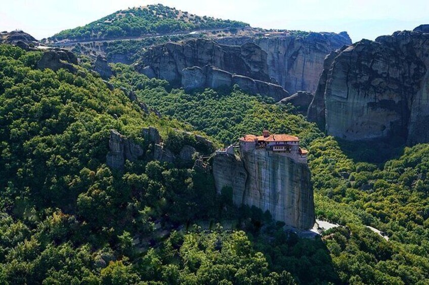 Thessaloniki to Meteora Private Day Trip with a Local