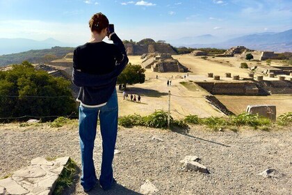 Visite de Monte Albán, de l'arbre de Tule, du mezcal et de Teotitlán del Va...