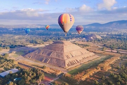 Balloon Flight Breakfast in Cave or Buffet, Brewery