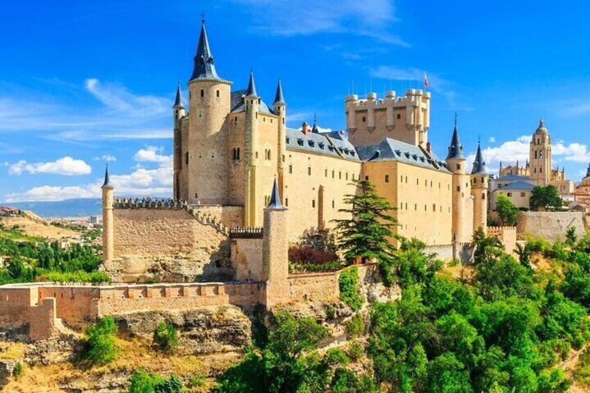 3Days Exclusive Wineries in Chinchon and Segovia and Peñafiel 