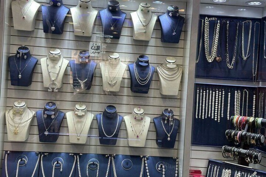 Old Dubai shopping Tour with Spice and Gold Souq Experience