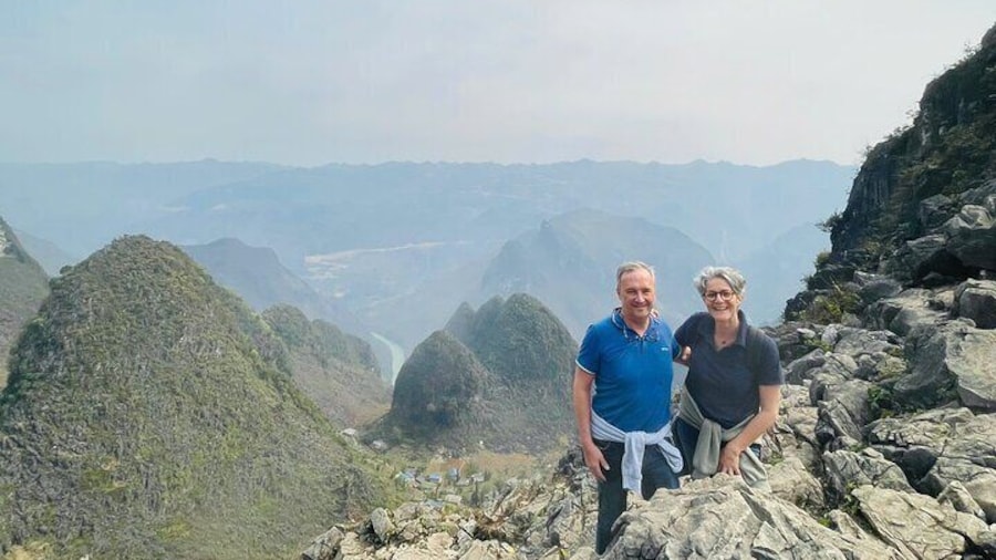Breathtaking view from the white cliff on Ma Pi Leng Pass