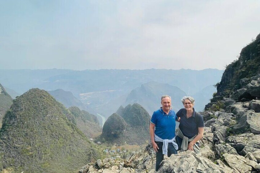 Breathtaking view from the white cliff on Ma Pi Leng Pass