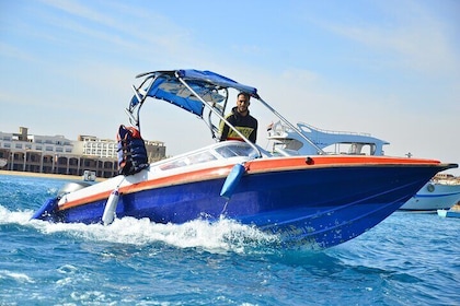 Semiprivate Fishing and Snorkeling by Speedboat in Hurghada