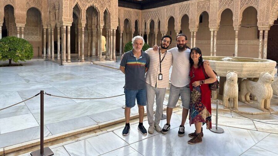 Full Private Alhambra with Guided Art History with Tickets