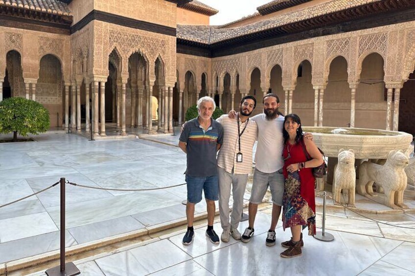 Full Private Alhambra with Guided Art History with Tickets