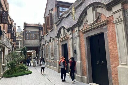 Shanghai French Concession Walking Tour With Local Bites