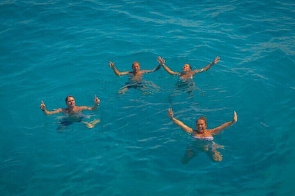 Marsa Mubarak Snorkeling Trip, 2 buceo de introducción y traslado – Marsa A...