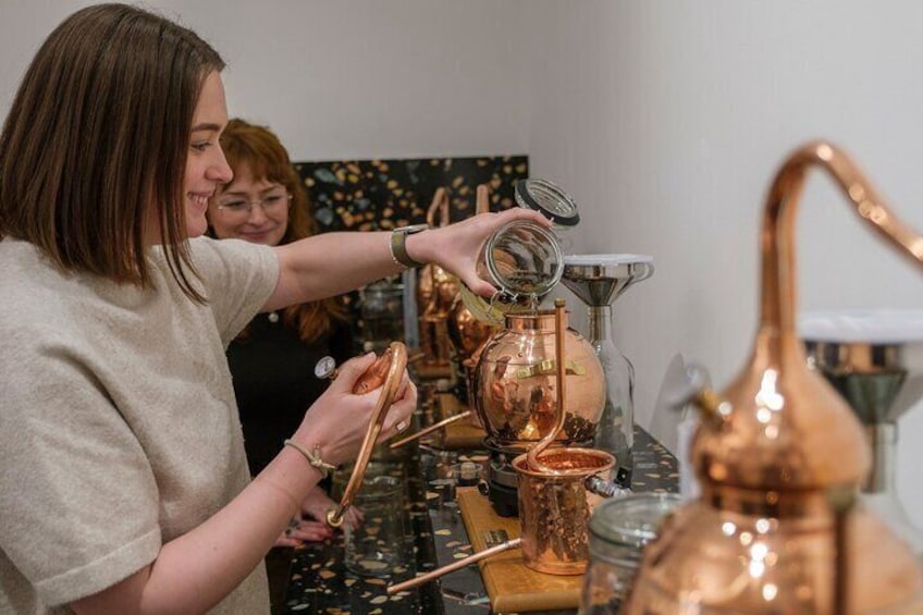 Edinburgh Gin Distillery Making Experience