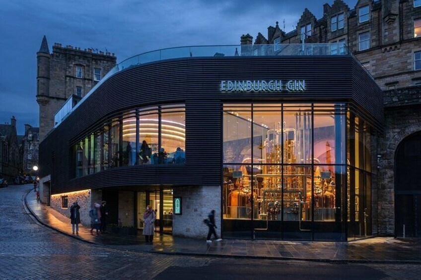 Edinburgh Gin Distillery Making Experience