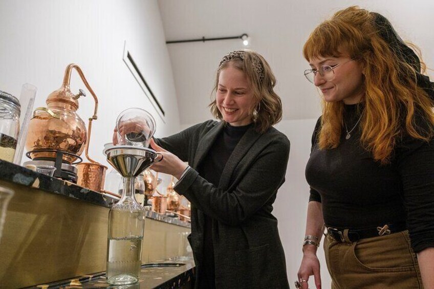 Edinburgh Gin Distillery Making Experience