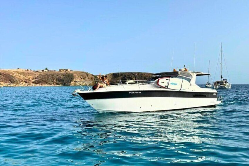 Sunset Dinner on Private Luxury Yacht in Papagayo Beaches