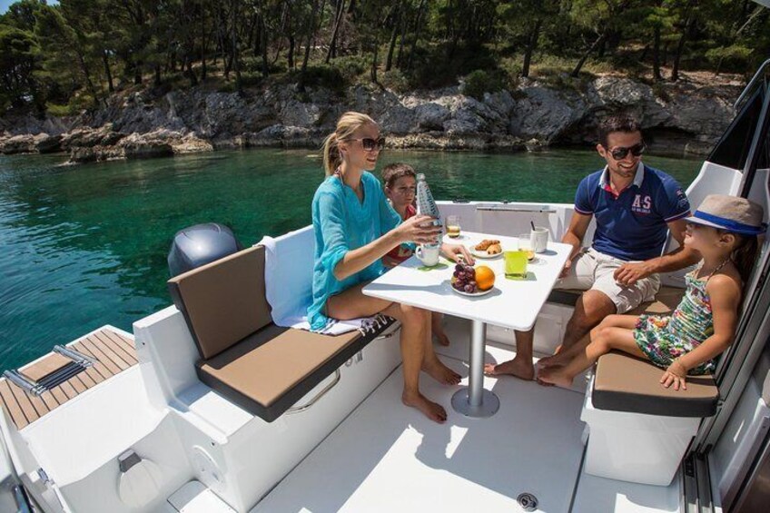 New Merry Fisher 795 - Private Customized Boat Tour