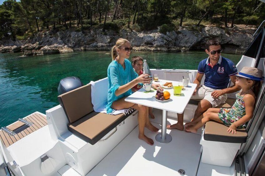 New Merry Fisher 795 - Private Customized Boat Tour