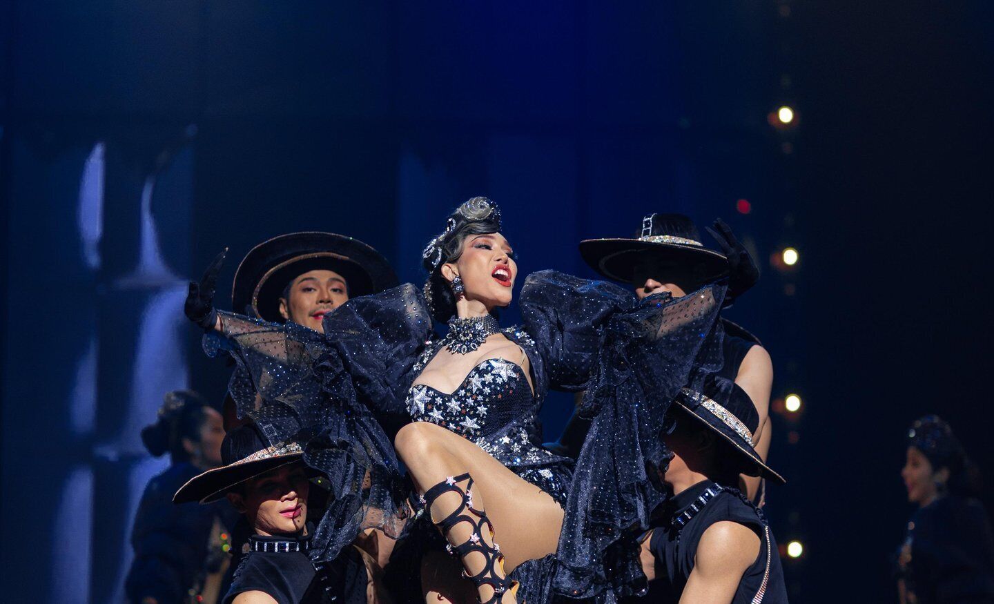 Pattaya: Alcazar Cabaret Show Admission Ticket