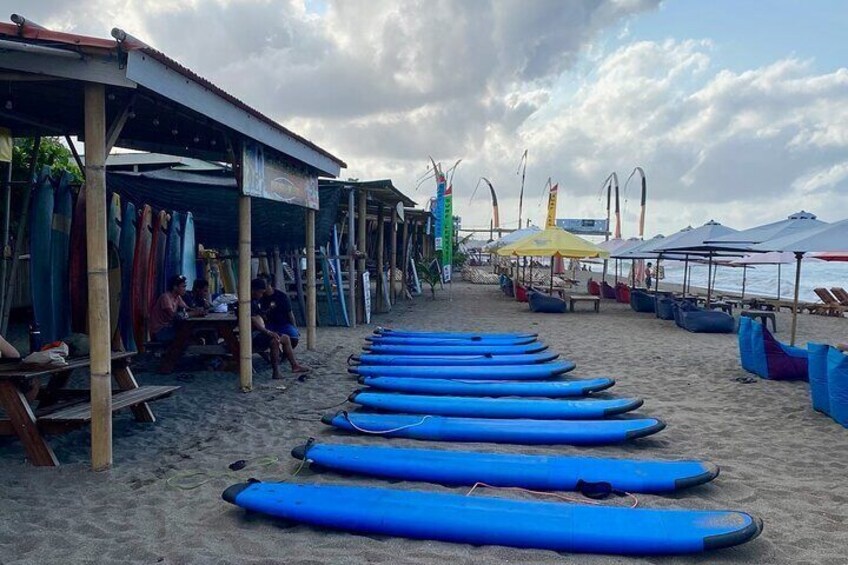Surfing Lesson at Batu Bolong Beach in Canggu