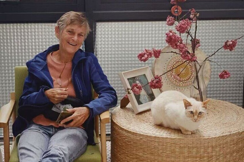guest with my cat