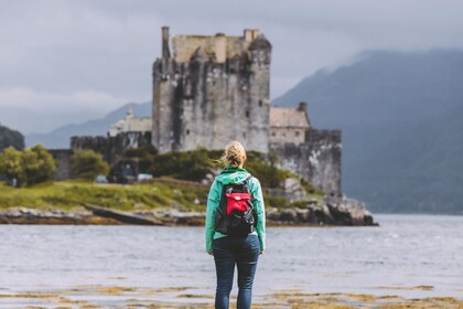Vanuit Inverness: Mystiek eiland van Skye & kasteel Eilean Donan met kleine...