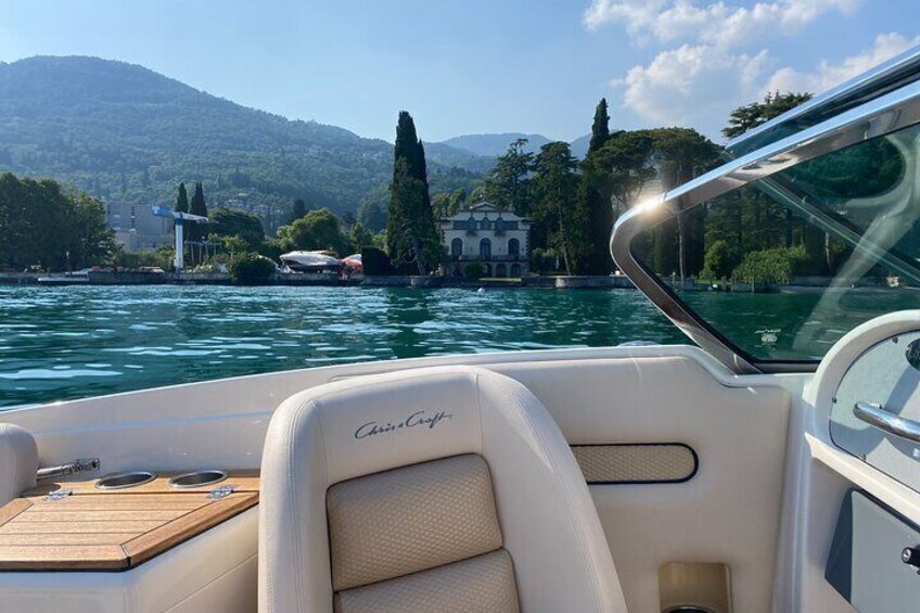 Private boat tour on Lake Garda with Skipper 2H