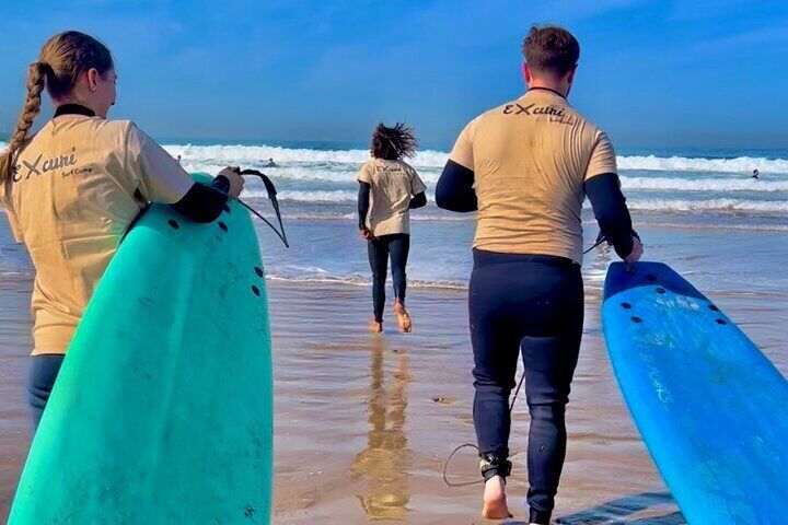 Ride Waves in Comfort: Premium Surf Experience