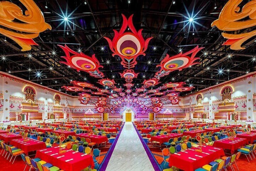 Carnival Entertainment and Dinner Experience in Phuket