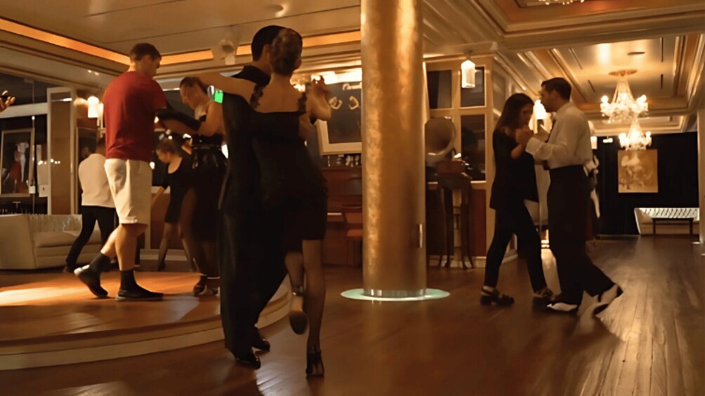 El Aljibe Tango Show with Tango Lesson