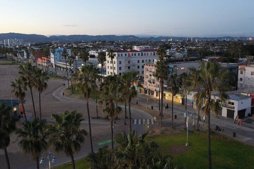 Venice Beach Boardwalk Roller Skating Experience and Tour