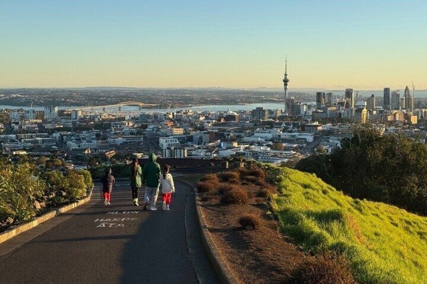 Private Sunrise Tour from Auckland Mount Eden and Hidden Gems