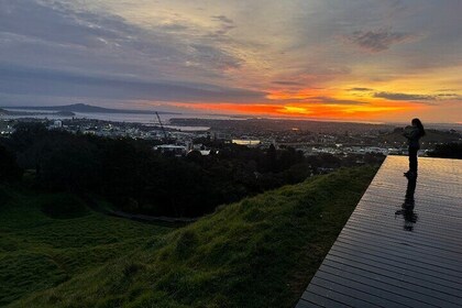 Private Sunrise Tour from Auckland Mount Eden and Hidden Gems