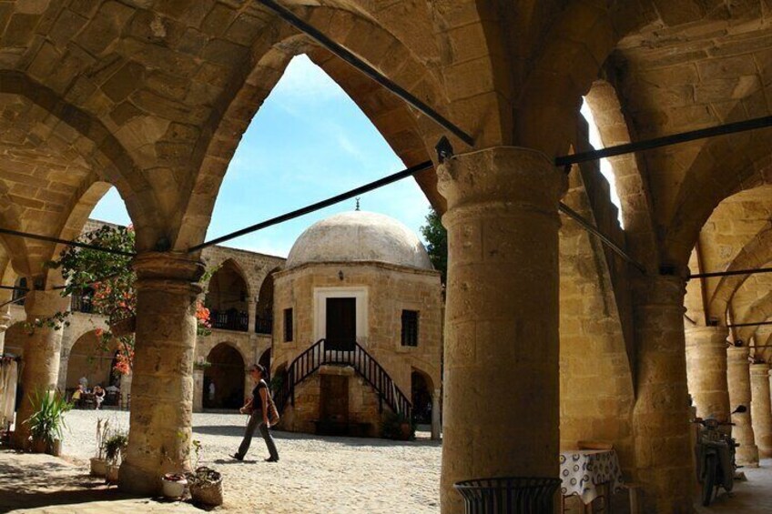 Nicosia and Kerynia in Romanian