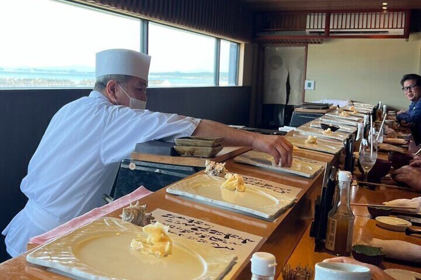 Gourmet lunch at Sushi 
Yatai in Okagaki