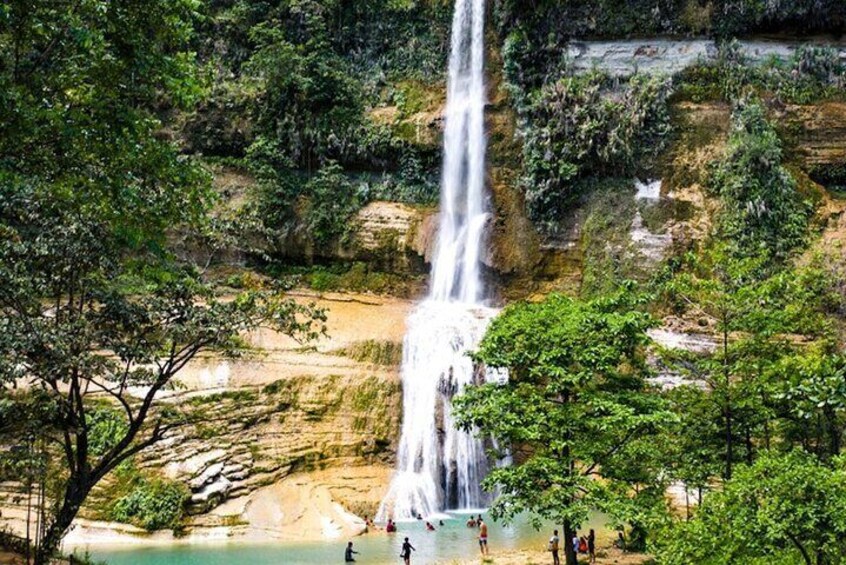 One of the highest Waterfall in Visayas, the Can-umantad Falls in Candijay, Bohol. Relax and connect with nature with the refreshing and the Beauty of the waterfall.
