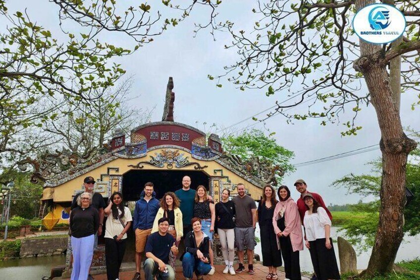  Hoi An Guided Bus Tour with 4 Stops from Hue
